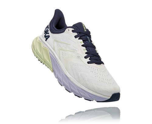 HOKA Arahi 5 Chaussures de Route pour Femmes en Blanc De Blanc/Outer Space - 1115013-BDBOS