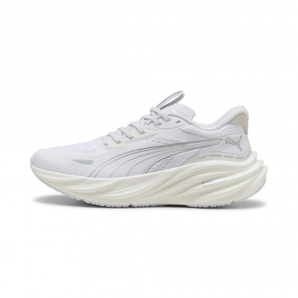 PUMA Magnify NITROâ¢ 3 Running Shoes Women in White/Silver - 311047_02