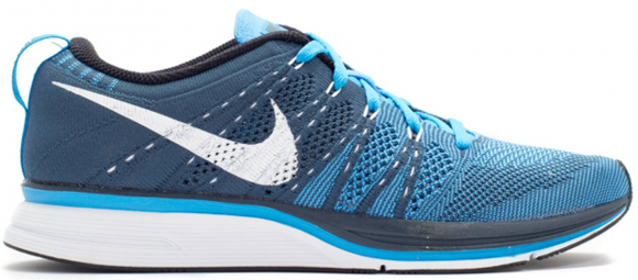 nike flyknit blue and white
