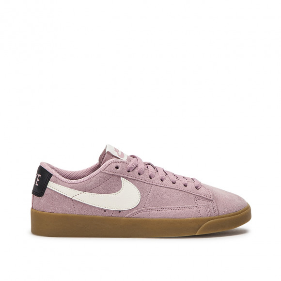 nike wmns blazer low sd