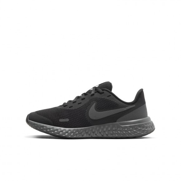 nike revolution black