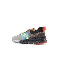 New Balance 997H Spring Hike Trail - Hombres EU 44, Grey/Red - CMT997HB