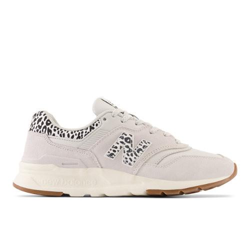 New Balance  997  women's Shoes (Trainers) in Beige - CW997HWD