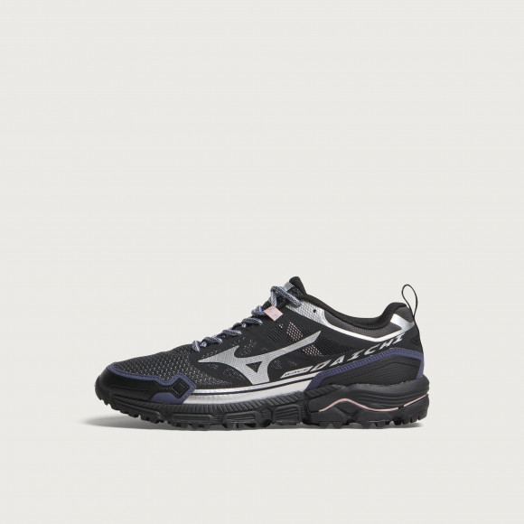 Mizuno Men's Wave Daichi LS Sneaker in Black Sand/Silver/Graystone - D1GA261004