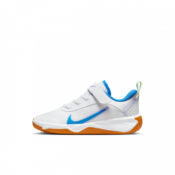 Nike Omni Multi-Court-sko til mindre børn - hvid - DM9026-107