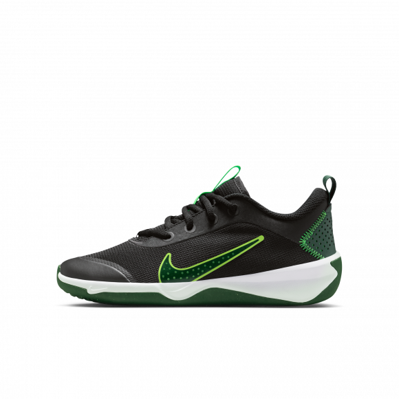 Nike Omni Multi-Court GS 'Black Green Strike' | Kid's Size 6.5 - DM9027-012