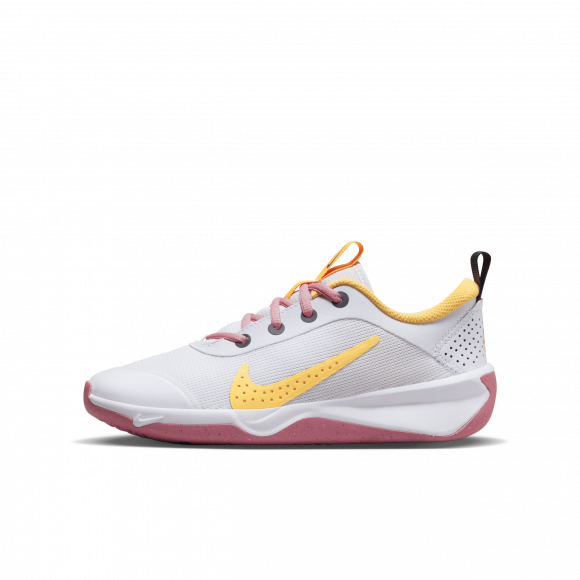 Nike Omni Multi-Court Older Kids' Indoor Court Shoes - White - DM9027-102