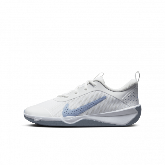 Nike Omni Multi-Court-sko til større børn (indendørs/bane) - hvid - DM9027-103