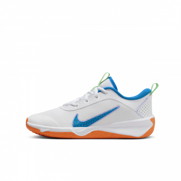 Nike Omni Multi-Court-sko til større børn (indendørs/bane) - hvid - DM9027-107