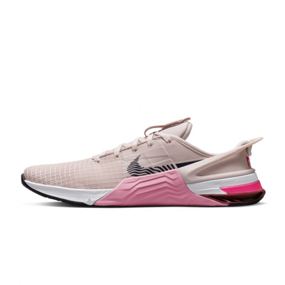 Nike Metcon 8 FlyEase Damen-Straßenlaufschuh für einfaches An- und Ausziehen - Pink - DO9381-600