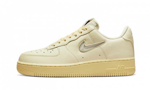 WMNS Air Force 1 '07 LX Sneakers Coconut Milk - DO9456-100