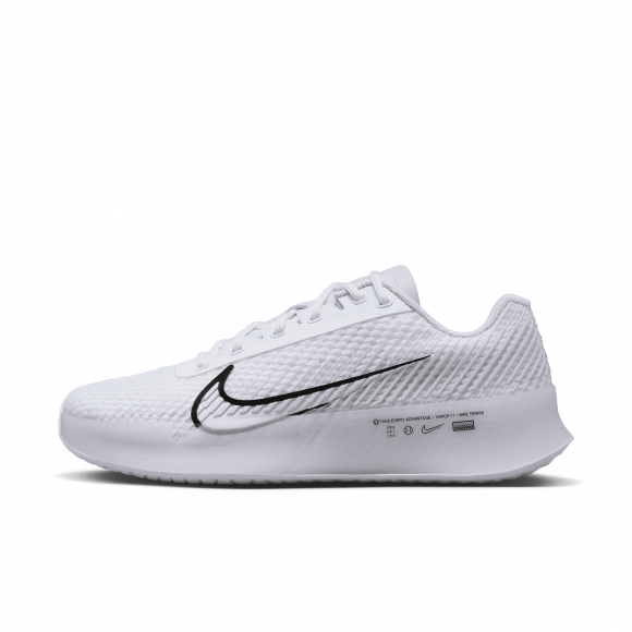Kardashian chose a pair of chunky sneakers Women's Hard Court Tennis Shoes - White - DR6965-100