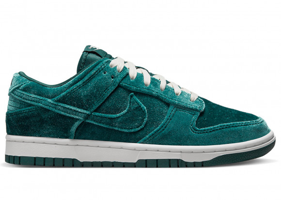 Nike Wmns Dunk Low 'Green Velvet' - DZ5224-300