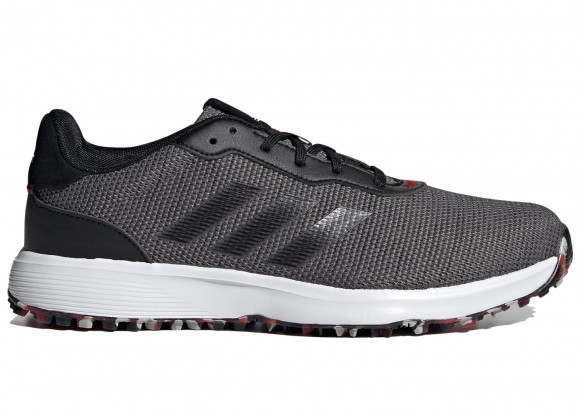 spikeless golf shoes