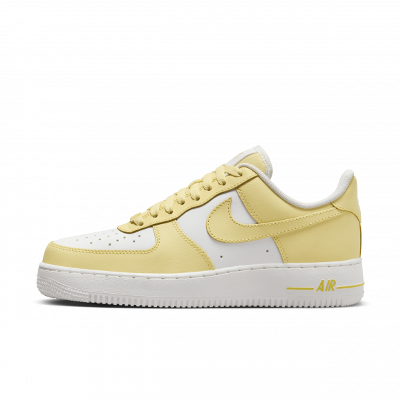 Chaussure Nike Air Force 1 '07 pour Femme - Jaune - HF0119-700