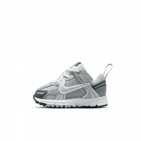 Nike Vomero 5 sko til sped-/småbarn - Grå - HF7000-008