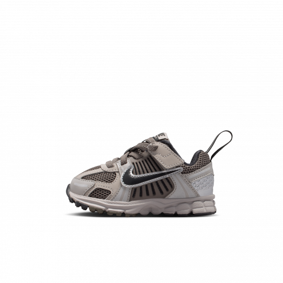 Nike Vomero 5 sko til sped-/småbarn - Grå - HF7000-010