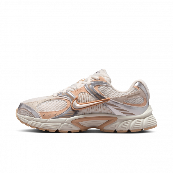Nike V5 RNR Women's Shoes with Reflective Design Accents - Grey - HQ7901-012