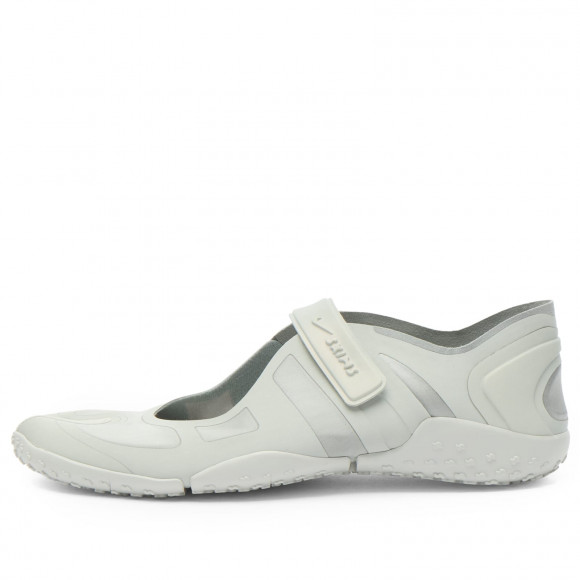 Nike Women's x SKIMS Satin Rift Sneaker in Night Silver - IQ7158-002