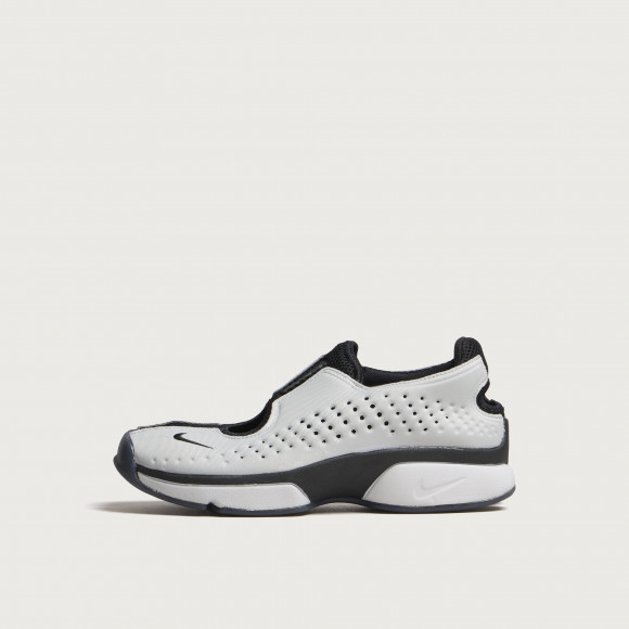 Nike Women's W Air Rift 2 Sneaker in Metallic Silver/Black/Vast Grey - IQ8006-003