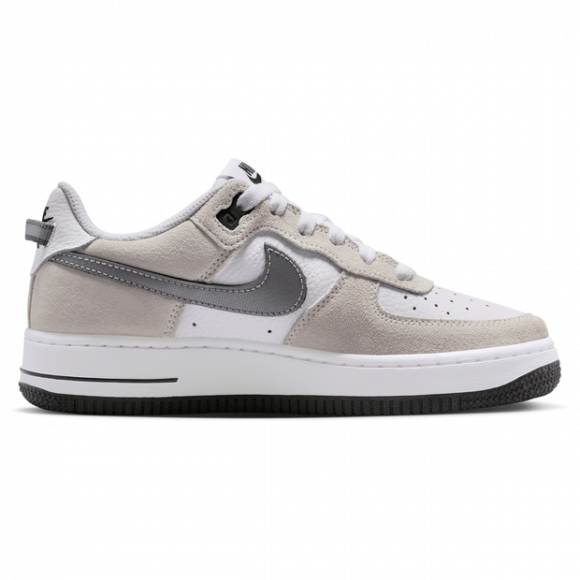 Nike Air Force 1 LV8Schuh (ältere Kinder) - Weiß - IR2008-100