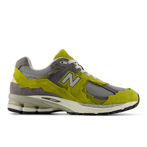 New Balance Men's M2002D Sneakers - Green/Grey - M20028ZH