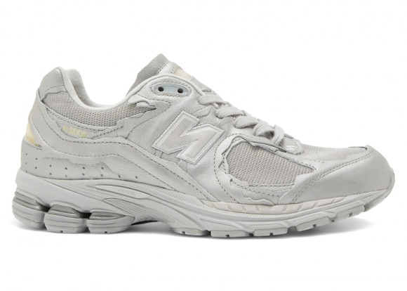 New Balance 2002R Protection Pack Metallic Silver - M2002RD7