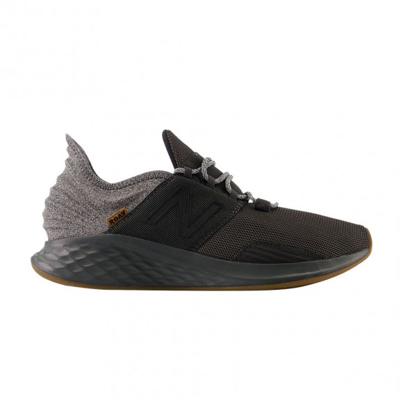 New Balance Fresh Foam Roav 2E Wide 'Blacktop Gum' | Men's Size 16 - MROAVRB-2E