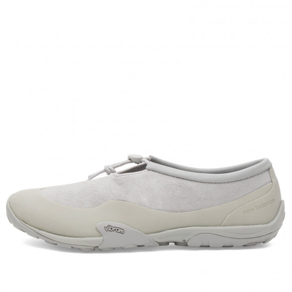 New Balance MT10 Sneaker in Raincloud/Concrete - MT10T8WQ