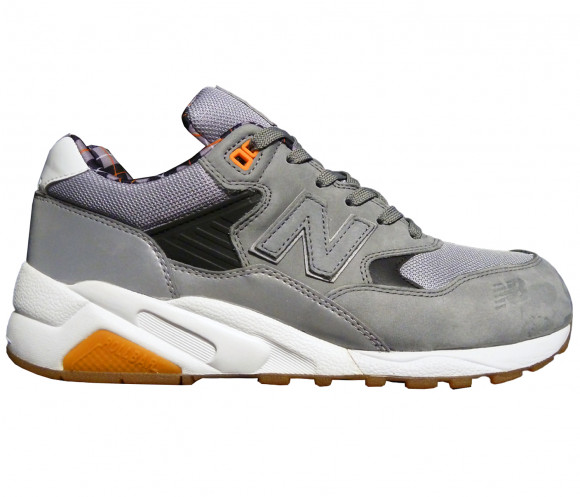Menagerry Bonito amargo Stray Rats continues its partnership with New Balance with a collaboration  on the MT580