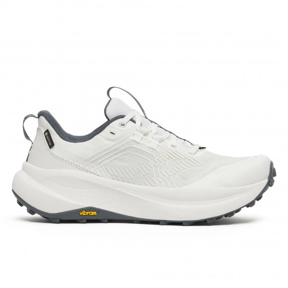 Saucony - Xodus Ultra 4 GTX in White - S101844-1002