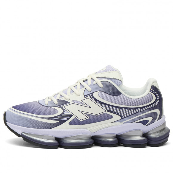 New Balance 2000 Sneaker in Boysenberry/Smoked Violet/Sea Salt - U20009BA