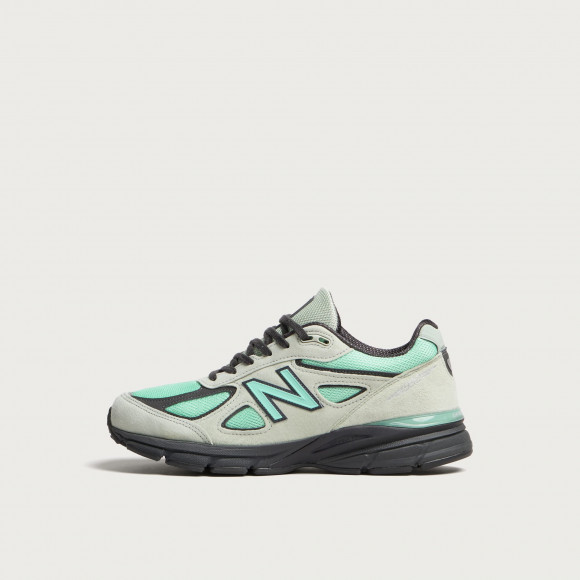 New Balance Men's 990v4 Sneaker in Silver Moss - U990GE4