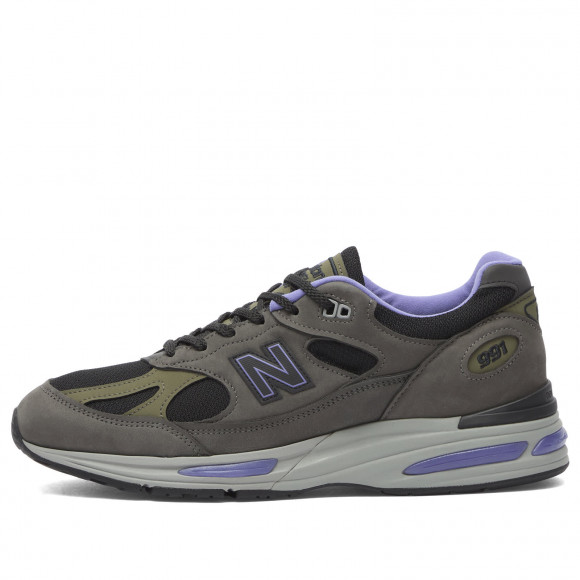 New Balance 991v2 Sneaker in Grey - U991GP2