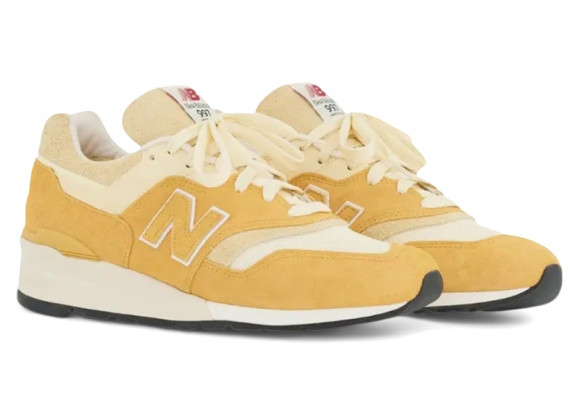 New Balance 997 MiUSA Dried Apricot Calcium - U997AC