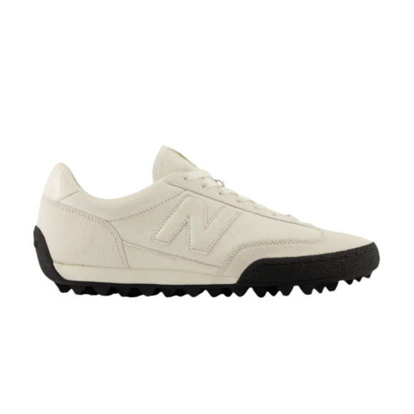New Balance Gator Run 'Linen Sea Salt' | White | Men's Size 10 - UGTR21D