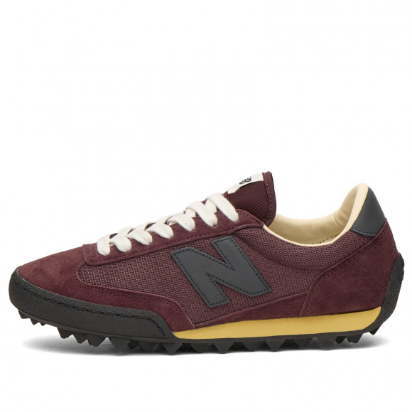New Balance GTR Sneaker in Cherry Leather/Fast Track - UGTR48S
