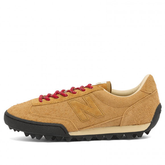 New Balance Women's Gator Run Sneaker in Timberwolf/Timberwolf - UGTR7Q8