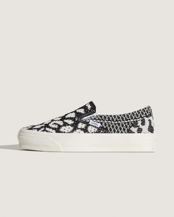 Vans - Premium Classic Slip-On Shoes, Man, Black - VN000EDEBA2
