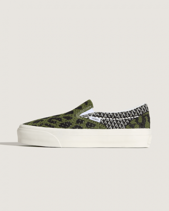 Vans - Premium Classic Slip-On Shoes, Man, Black - VN000EDEYJ7