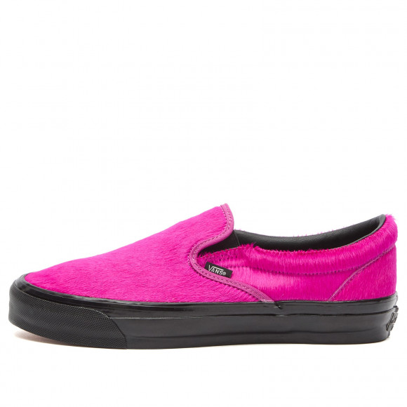 Vans Men's Lx Classic Slip-On 98 Sneaker in Pony Hair Fuchsia - VN000EEZVDH