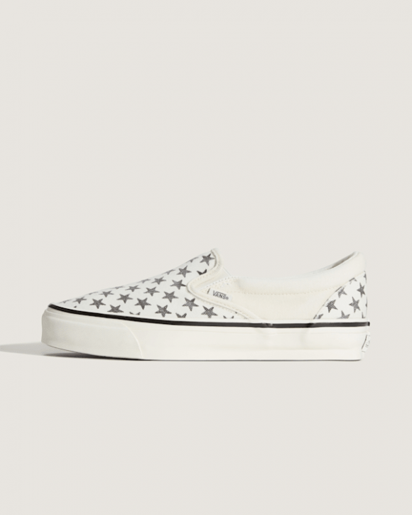 Vans - Premium Classic Slip-On Shoes, Man, White - VN000Z7ZKIG