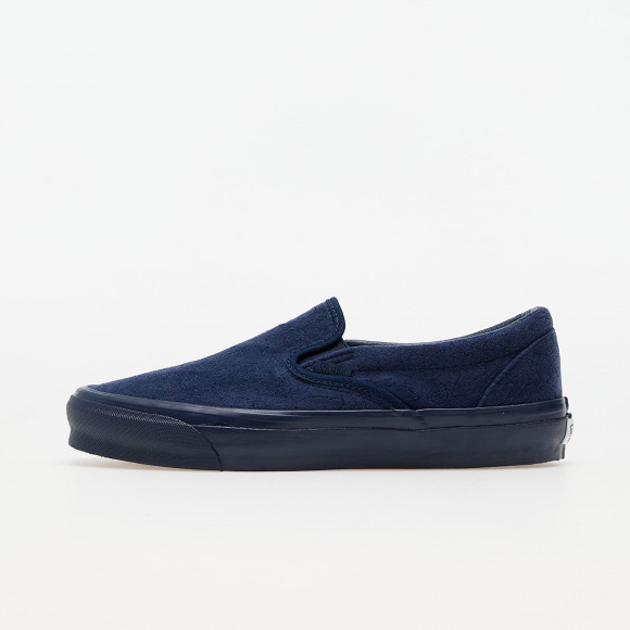 vans classic unisex slip on trainers with embroidery