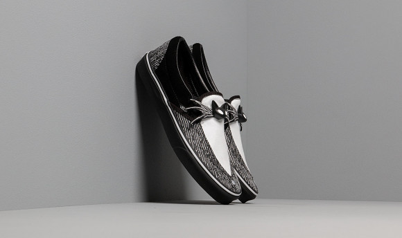 VANS Chaussures Disney X Vans Classic Slip-on ((disney) Jack/nightmare) Femme Noir - VN0A4BV3T4V1