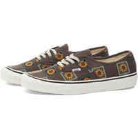 Vans UA Authentic 44 DX Sneakers in Chocolate - VN0A7Q5CCHC1