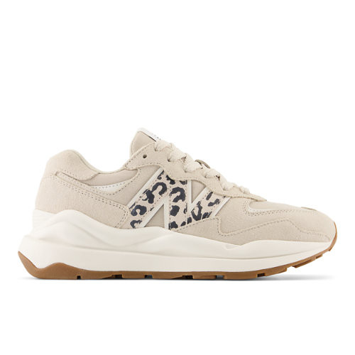 New Balance  5740  women's Shoes (Trainers) in Beige - W5740APB