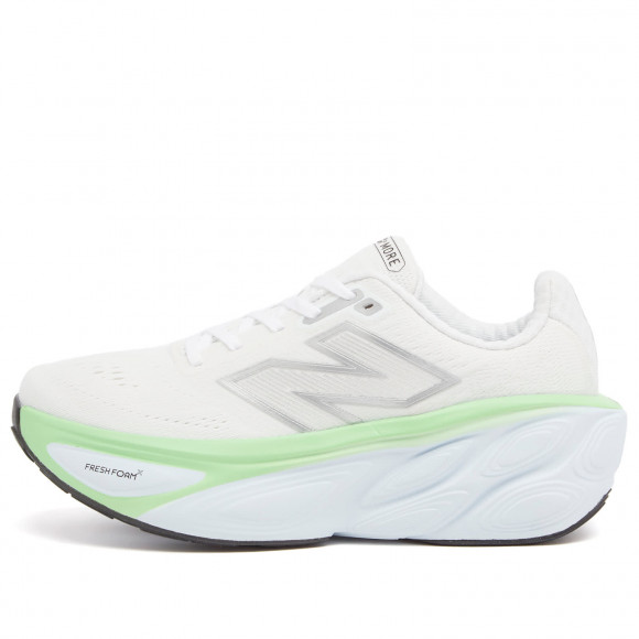 New Balance Women's More v5 Sneaker in White - WMORCB5