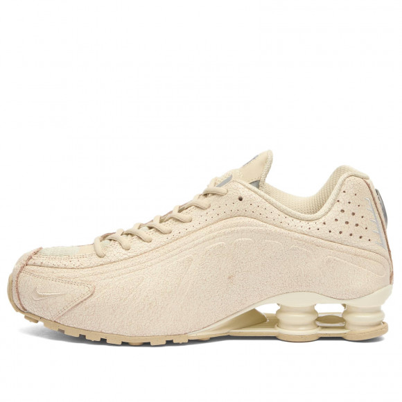 Nike Shox R4 Sp Sneakers in Natural/Metallic Silver | Size: UK 5.5 | Rubber/Synthetic | END Clothing - shopify_US_11100234875218
