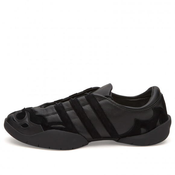 Women's Y-3 Regu 2002 Sneakers in Black | Size: UK 4 | Leather/Suede/Rubber | END Clothing - shopify_US_11100275310930