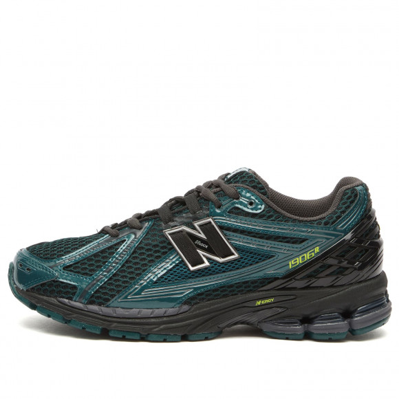 New Balance 1906 Sneakers in Medusa Green/Black | Size: UK 8 | Mesh/Eva/Synthetic | END Clothing - shopify_US_11100322267474